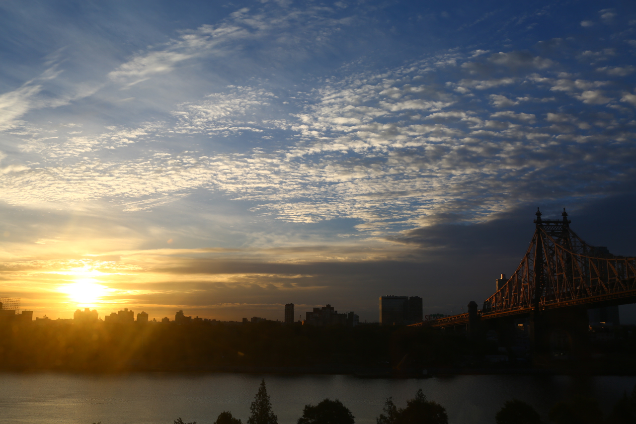 sunrise over queens in new york city, canon 35mm f1.4 lens