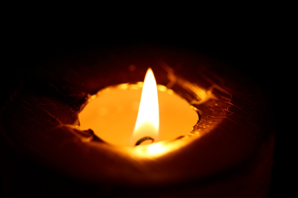 Zeiss 100mm f2 Makro Planar manual focus lens EF mount for canon