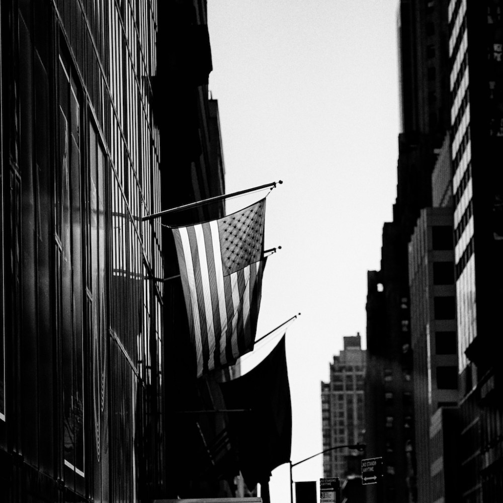 Zeiss 135mm f2 apo sonnar manual focus lens